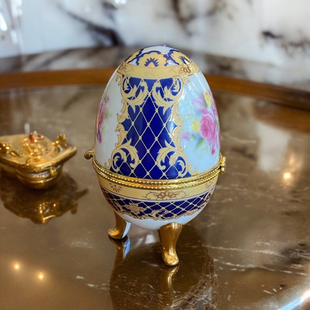 Vintage Vecceli Footed Porcelain Egg Trinket Box Rose Candle 4" - Picture 5 of 7